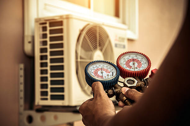 Professional Hvac technician working in Mount Auburn, IL